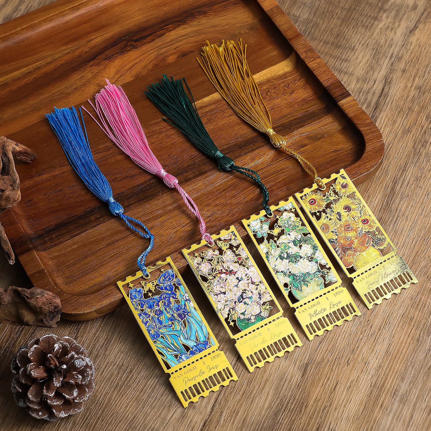 AOZUO 4 Pieces Oil Paintings Flowers Hollow Metal Bookmark Retro Personalized Bookmark with Tassel Books Accessories Book Accessories Gift for Book Lovers