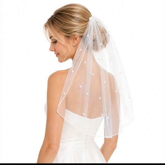 HJZHII White Short Wedding Veil, Pearl Bridal Veil with Comb Short White Bachelorette Veils for Wedding Bridal Shower Gift Brides and Women