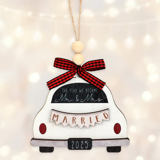LXUEJIE Wedding Gifts for Couples 2025, Wooden Wedding Ornament Bridal Shower Gift Christmas Married Gift for Bride Groom Wood Hanging Ornament for Newlyweds Just Married Decorations