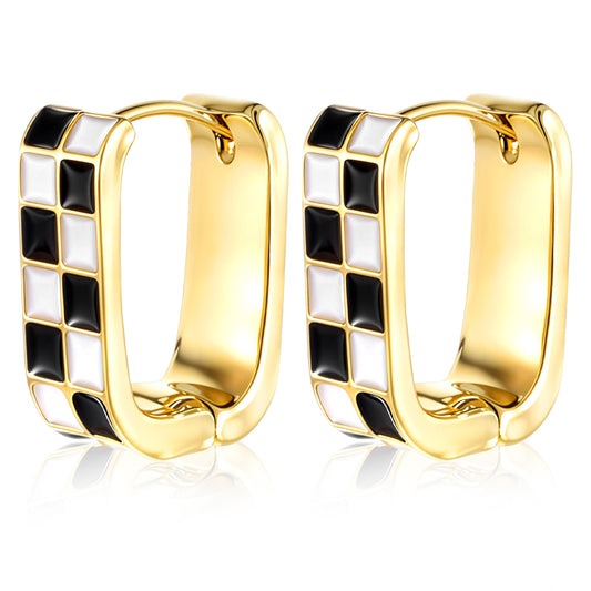 HJZHII 4 Pcs Checkered Earrings, Dainty Checkered Oval Hoop Earring Black And White Checkerboard Chic Vintage Round Huggie Earring Interesting Earrings for Women