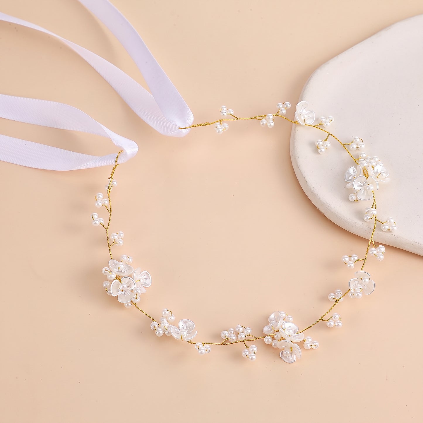 SULIKJHUI 1 Pcs Pearl Headpiece, Handmade First Communion Headband with White Flowers, Floral Wedding Headband for Women, Birthday, Party(Gold)