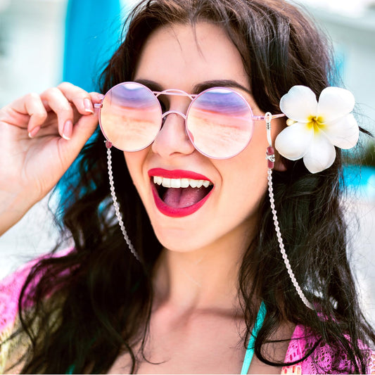 AOZUO Pearl Eyeglass Chain Anti-slip and Anti-Falling Glasses Chain Eyeglasses String Holder for Women & Girls Sunglasses Mask Necklace Lanyard(Pink), Pink, 75x1x0.7cm/29.5x0.39x0.275in