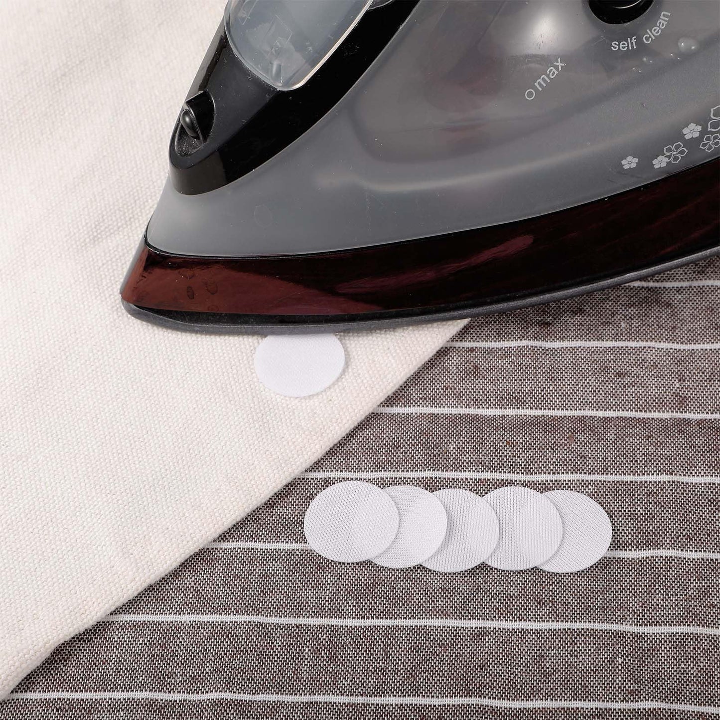 XLIUAX Pack of 200 iron-on eyelet patches, 20 mm white eyelet pliers, iron-on patches and ironing fleece for reinforcing repair of torn eyelets
